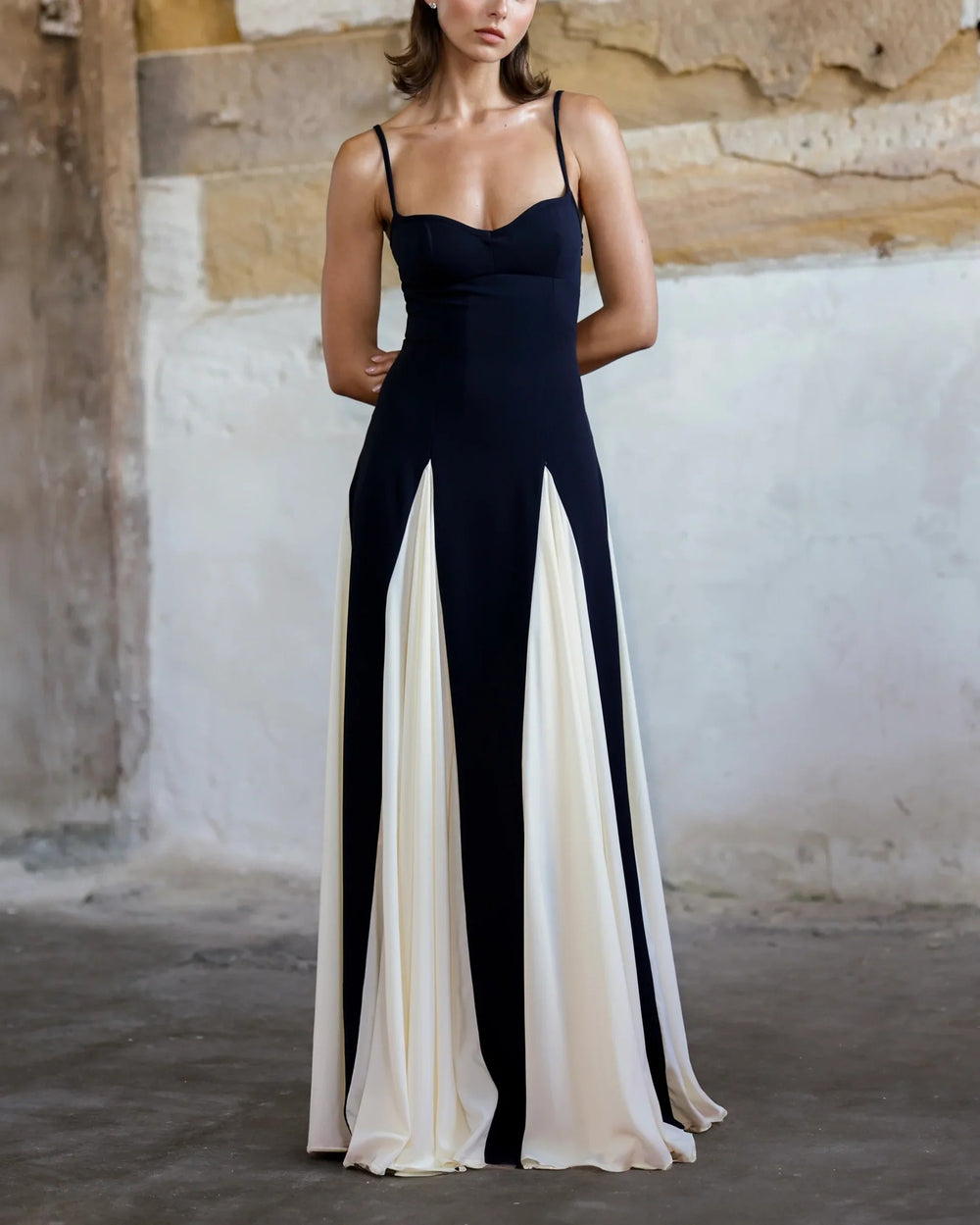 Damen Maxikleid mit doppellagigem Design und elegantem Schlitz Heidi-Mode