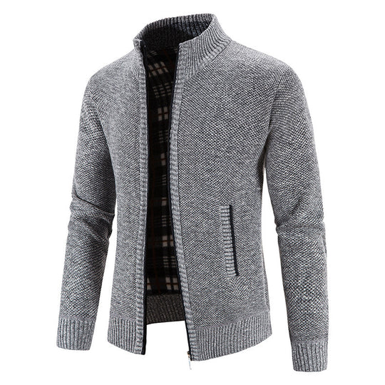 Herren Strickjacke mit modernem Stehkragen und praktischen Taschen Heidi-Mode