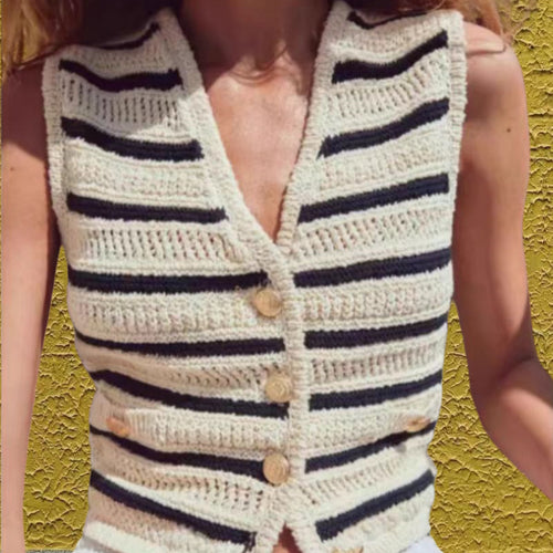 Damen Strickweste mit Streifenmuster und dekorativen Knöpfen Heidi-Mode