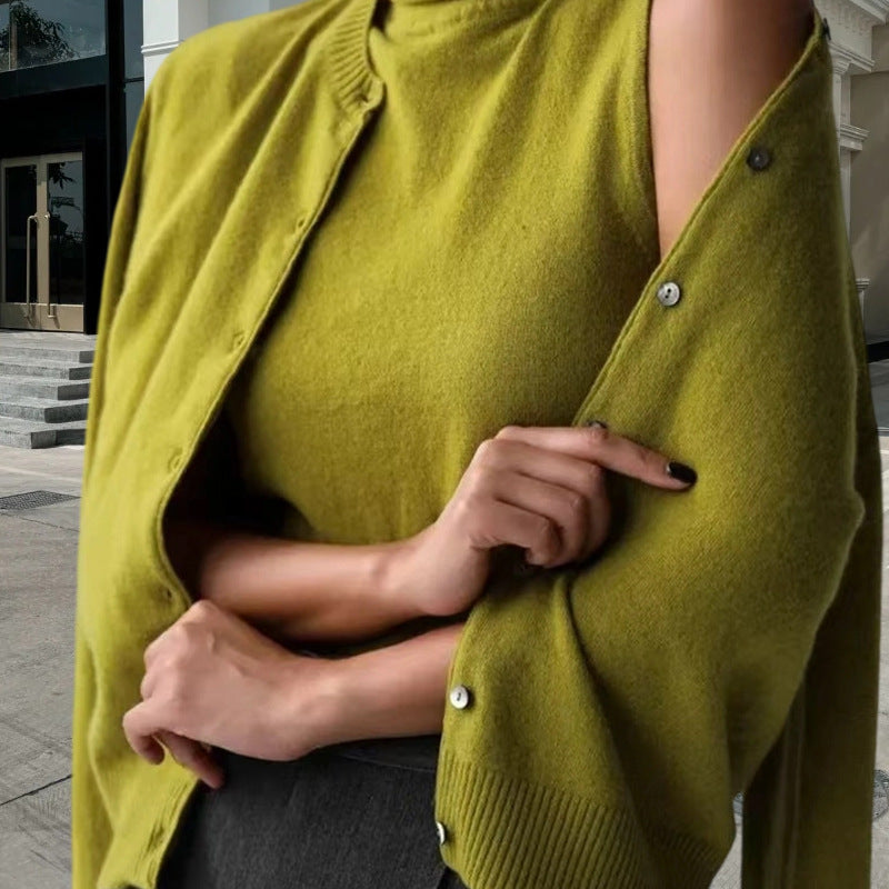 Damen Strickoberteil mit eleganter Knopfleiste und modernen Details Heidi-Mode