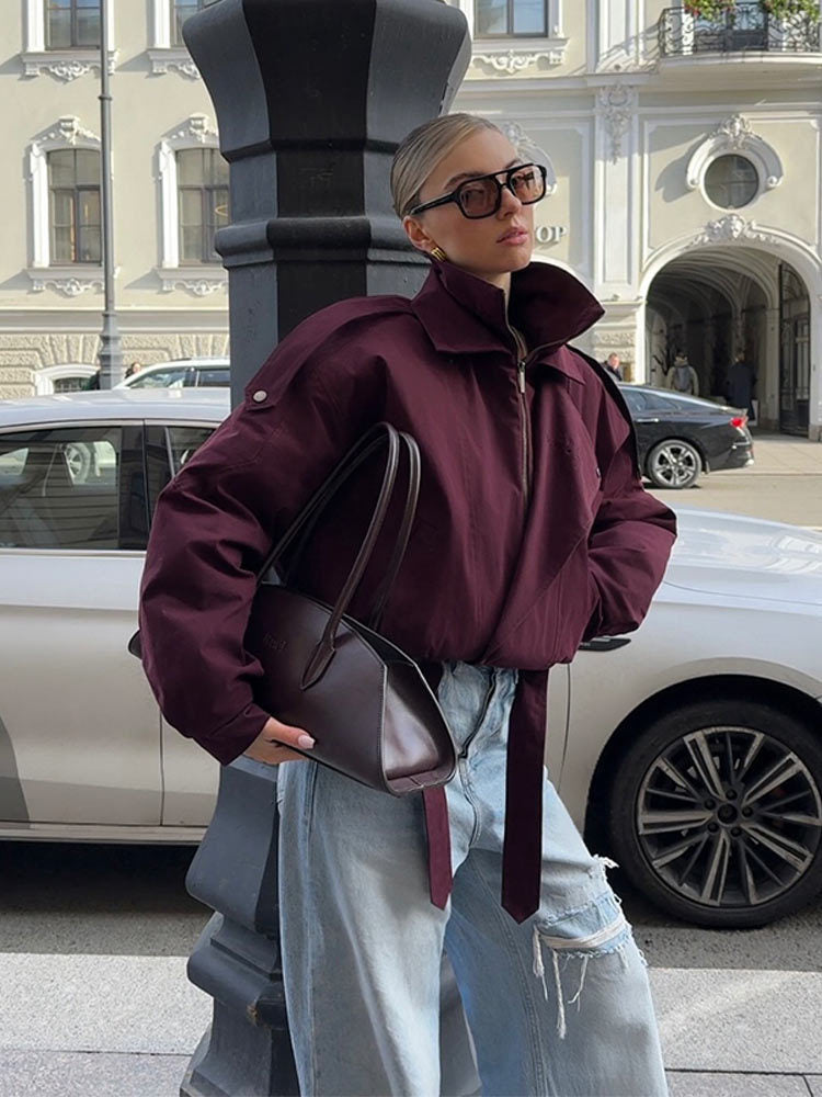 Damen Urbaner Oversized Steppjacke mit hohem Kragen und Gürtel Heidi-Mode
