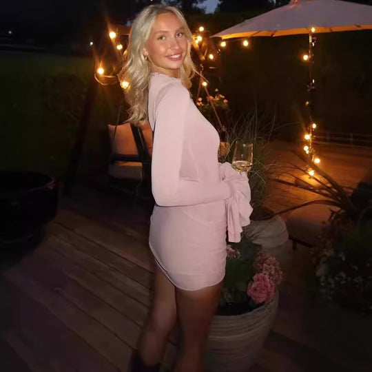 Damen figurbetontes Minikleid mit voluminösen Ärmeln und Raffung Heidi-Mode