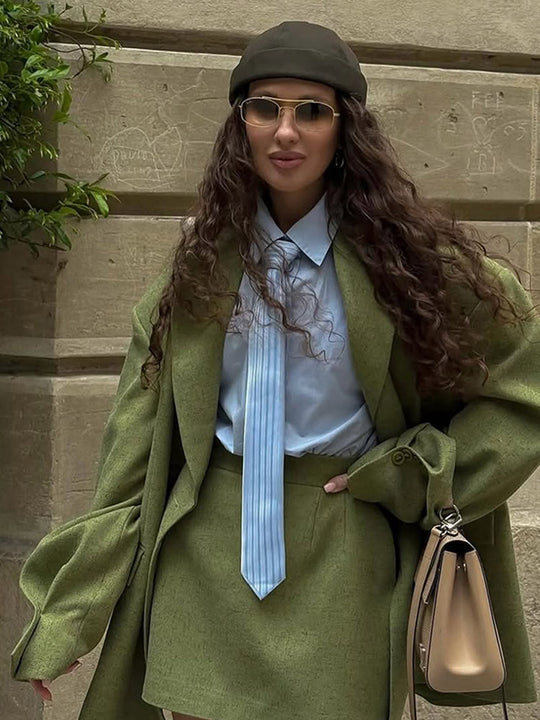 Damen Elegante Blazerjacke mit strukturiertem Stoff und passendem Minirock Heidi-Mode