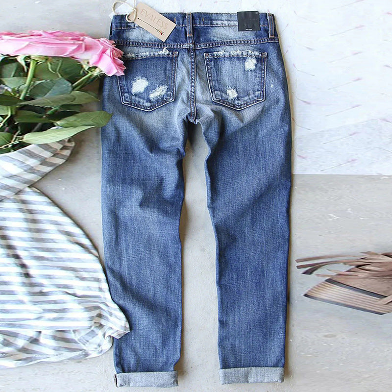 Damen Jeanshose mit fröhlichen Kleeblatt-Prints und modischen Destroyed-Details Heidi-Mode