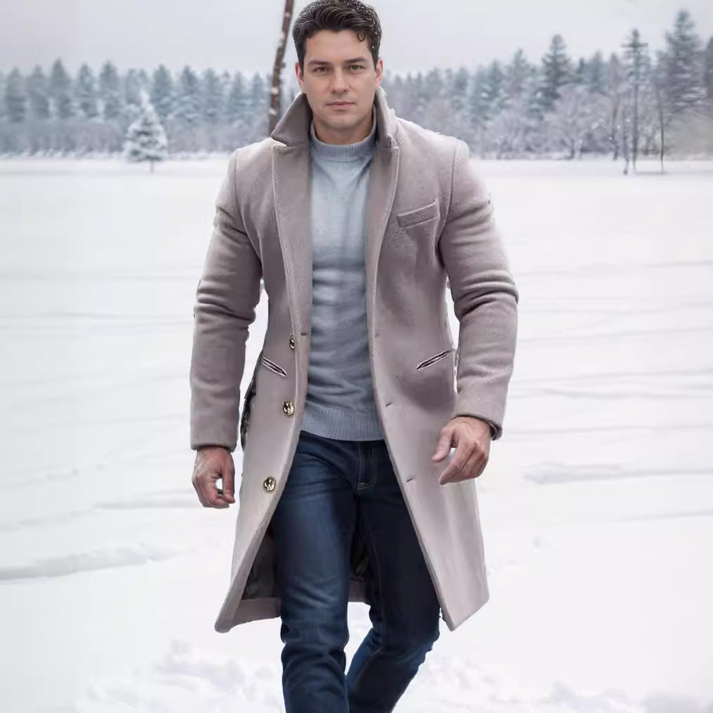 Herren eleganter Wollmantel mit schmalem Schnitt und goldenen Knöpfen Heidi-Mode