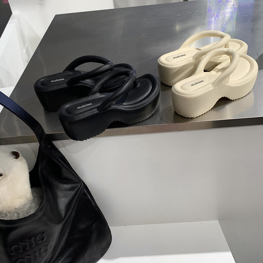 Damen Plattform Flip Flops mit bequemem gepolstertem Fußbett Heidi-Mode