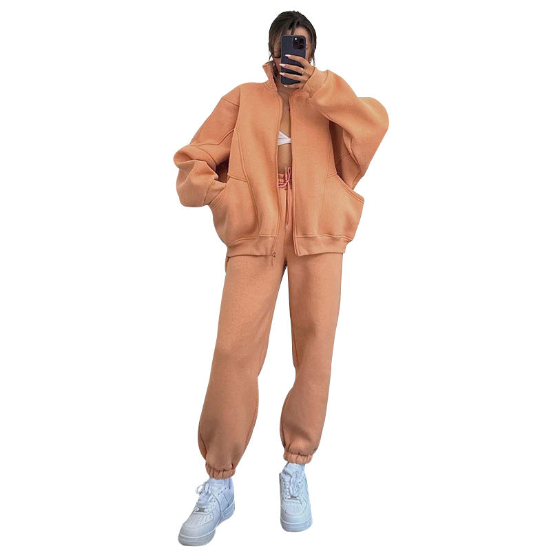 Damen gemütliches Sweatsuit mit hoher Kragen und praktischen Taschen Heidi-Mode