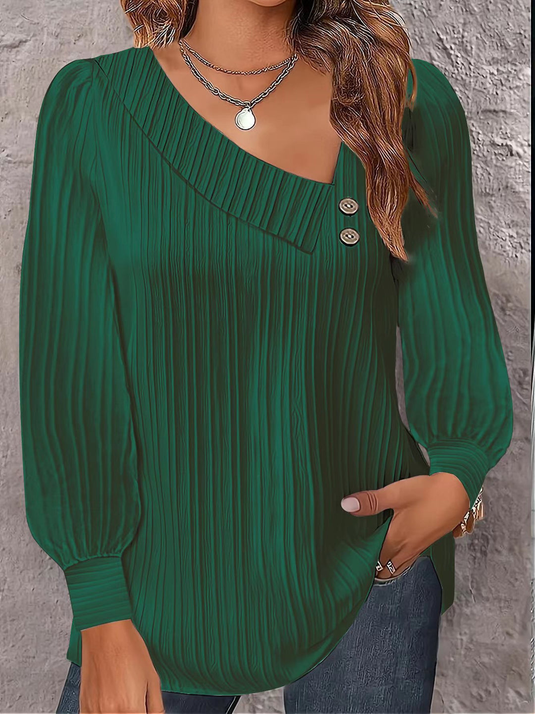 Damen Plissiertes Oberteil mit asymmetrischem Kragen und eleganten Knopfdetails Heidi-Mode