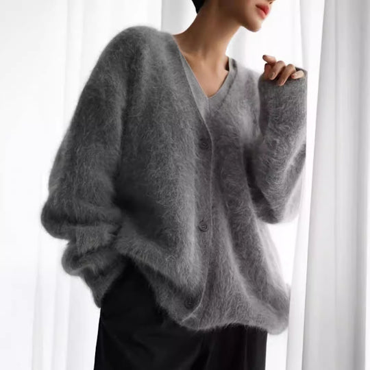 Damen gemütlicher Strickcardigan mit weichem Flauschmaterial und modischem Knopfdetail Heidi-Mode