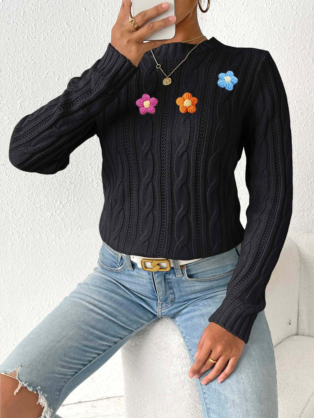 Damen Strickpullover mit floralen Akzenten und raffiniertem Zopfmuster Heidi-Mode