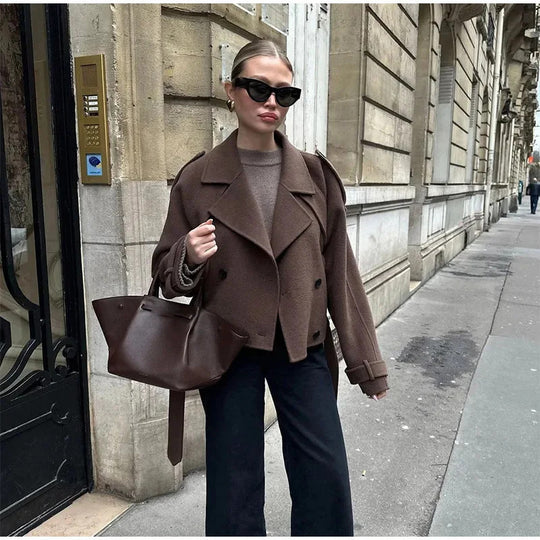 Damen modische Trenchjacke mit taillierbarem Gürtel und eleganten Knöpfen Heidi-Mode