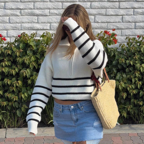 Damen sportlicher Strickpullover mit halbem Reißverschluss und Streifenmuster Heidi-Mode