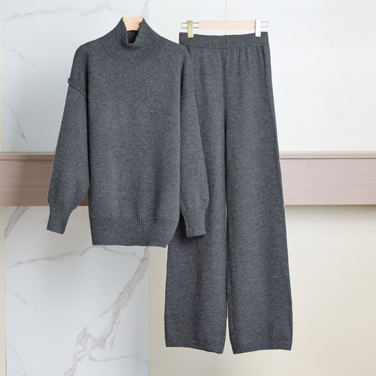 Damen Gemütliches Strickensemble mit hohem Kragen und weit geschnittenen Hosen Heidi-Mode