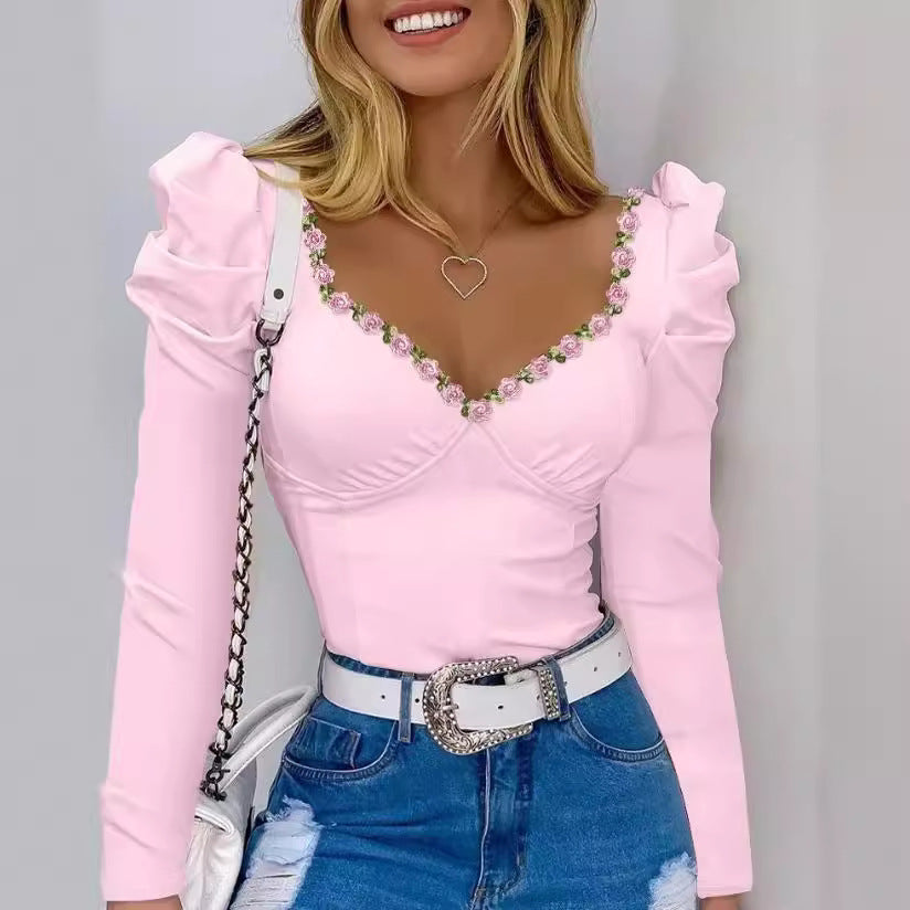 Damen Elegant verzierte Bluse mit Puffärmeln und floralem Ausschnitt Heidi-Mode