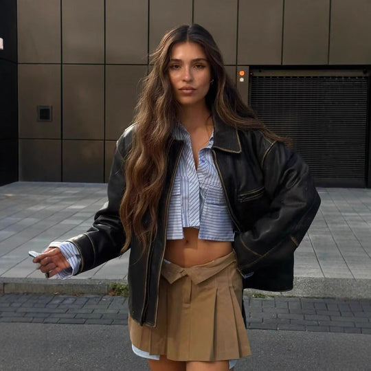 Damen cropped Hemdjacke mit strukturierten Taschen und trendigem Schnitt Heidi-Mode