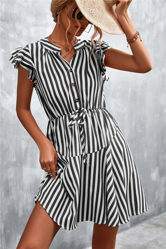 Damen Kurzarm-Kleid im angesagten Streifenlook mit Taillenzug und eleganten Rüschendetails Heidi-Mode