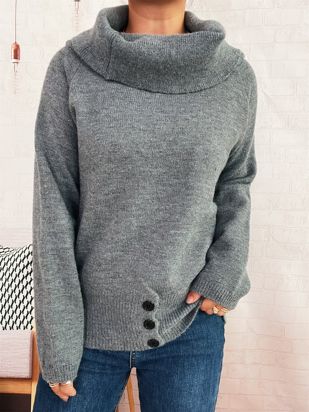 Damen Pullover mit weichem Kragen und dekorativen Knöpfen Heidi-Mode