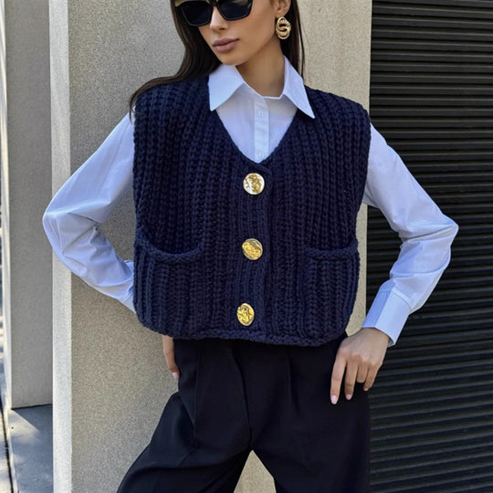 Damen Strickweste mit goldenen Knöpfen und Taschen Heidi-Mode