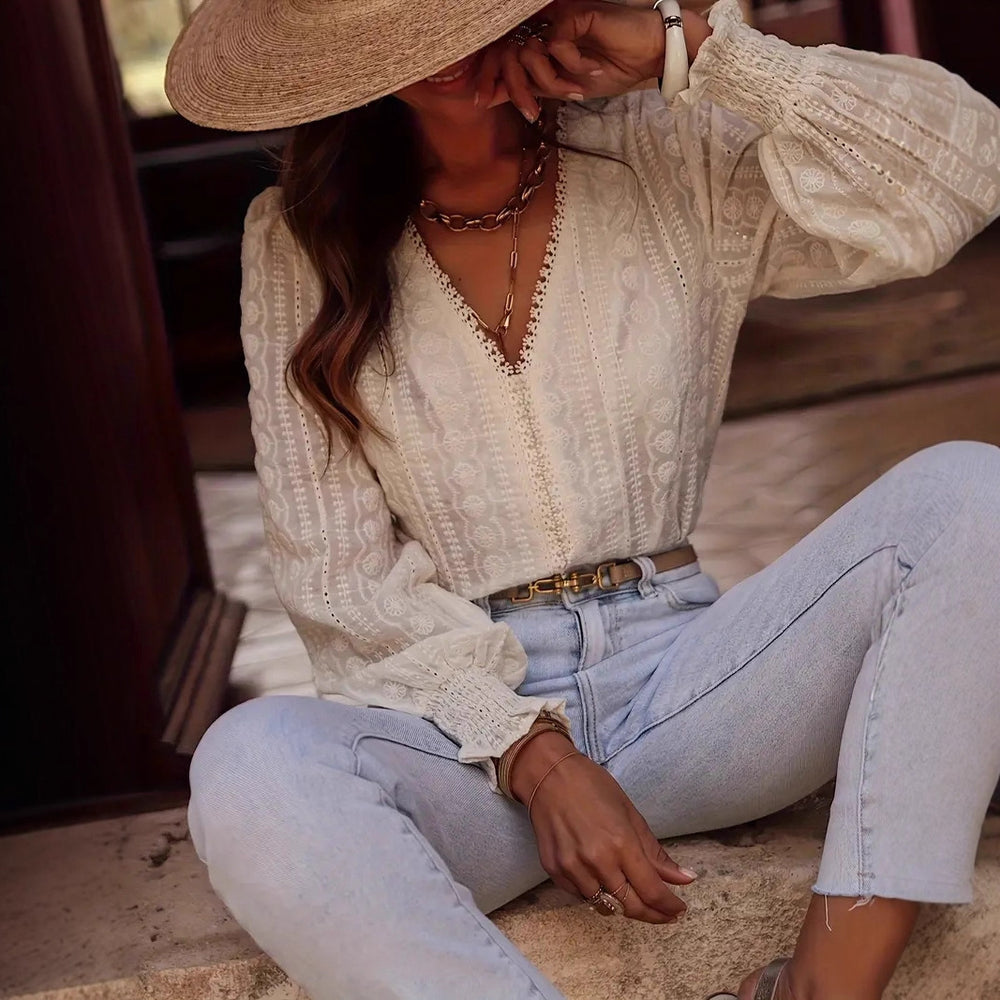 Damen Bluse mit kunstvollen Stickereien und Volumenärmeln Heidi-Mode