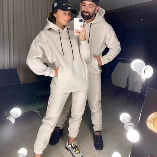 Damen sportliches Hoodie-Set mit hochwertigen Details und bequemen Hosen Heidi-Mode