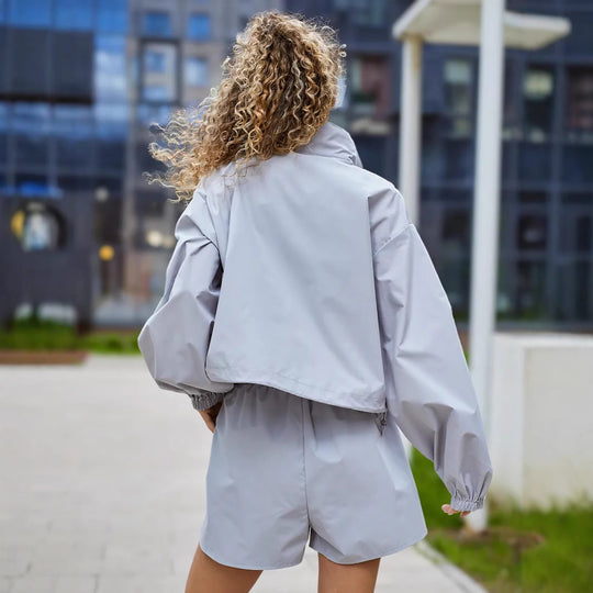 Damen lässiges Sport-Set mit winddichter Jacke und bequemen Shorts Heidi-Mode