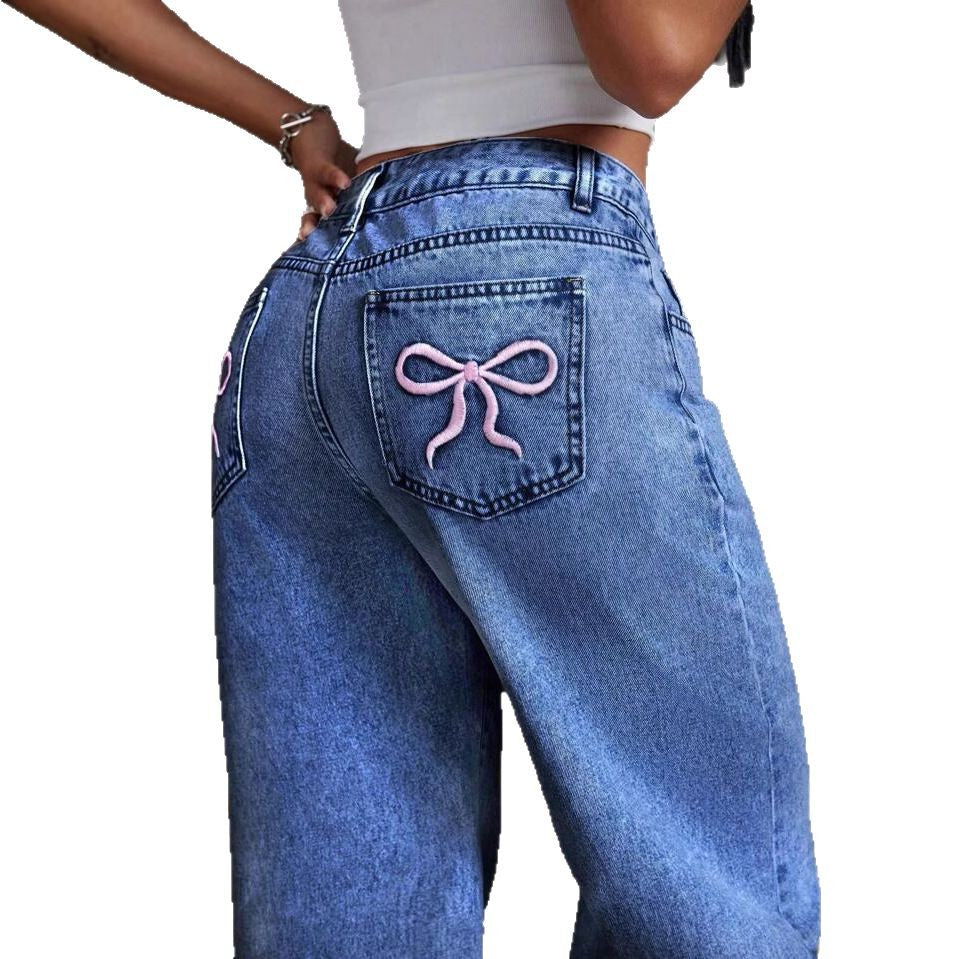 Damen Weit geschnittene Jeans mit kräftigen Kontrastnähten und verspielt gestickten Taschen Heidi-Mode