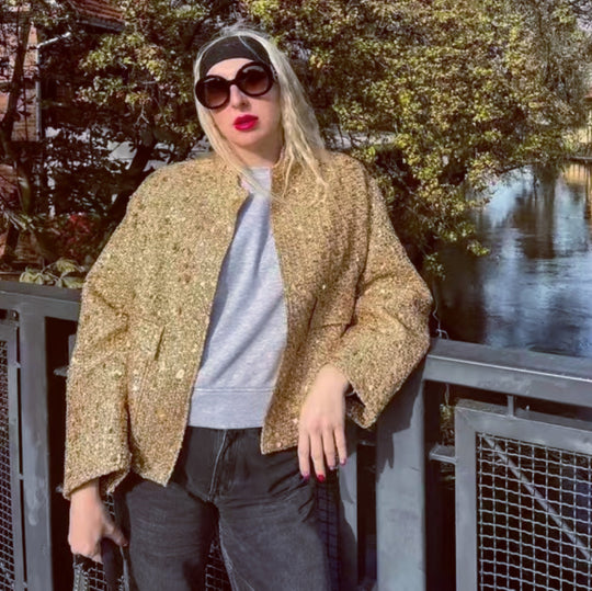 Damen Glamouröse Paillettenjacke mit kurzem Schnitt und eleganten Akzenten Heidi-Mode