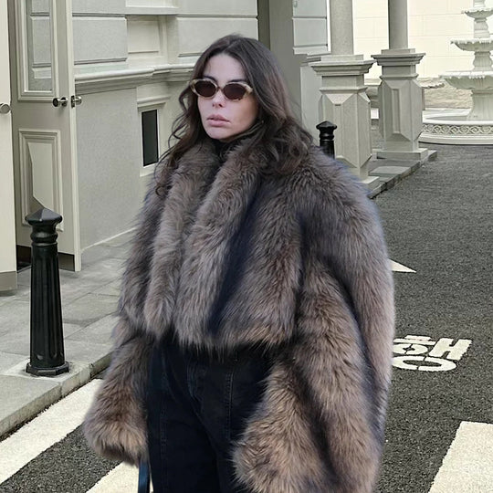 Damen Kuschelige Kunstfelljacke mit großzügigem Schnitt und voluminösen Ärmeln Heidi-Mode