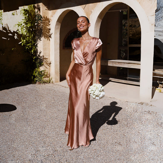 Damen Elegantes Langkleid mit V-Ausschnitt und fließendem Schnitt Heidi-Mode