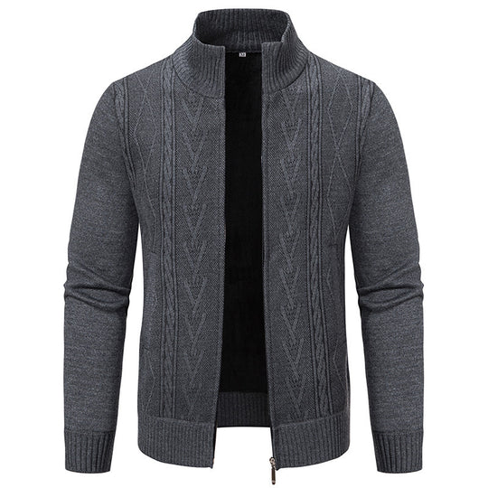 Herren Strickjacke mit modernem Zopfmuster und hohem Stehkragen Heidi-Mode