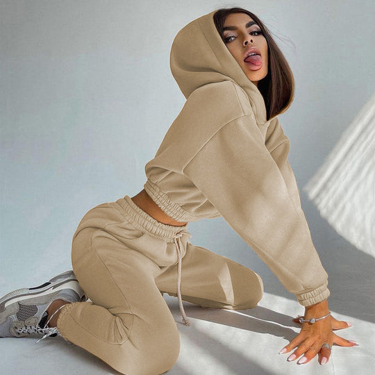 Damen lässiges Sportset mit cropped Hoodie und elastischer Hose Heidi-Mode