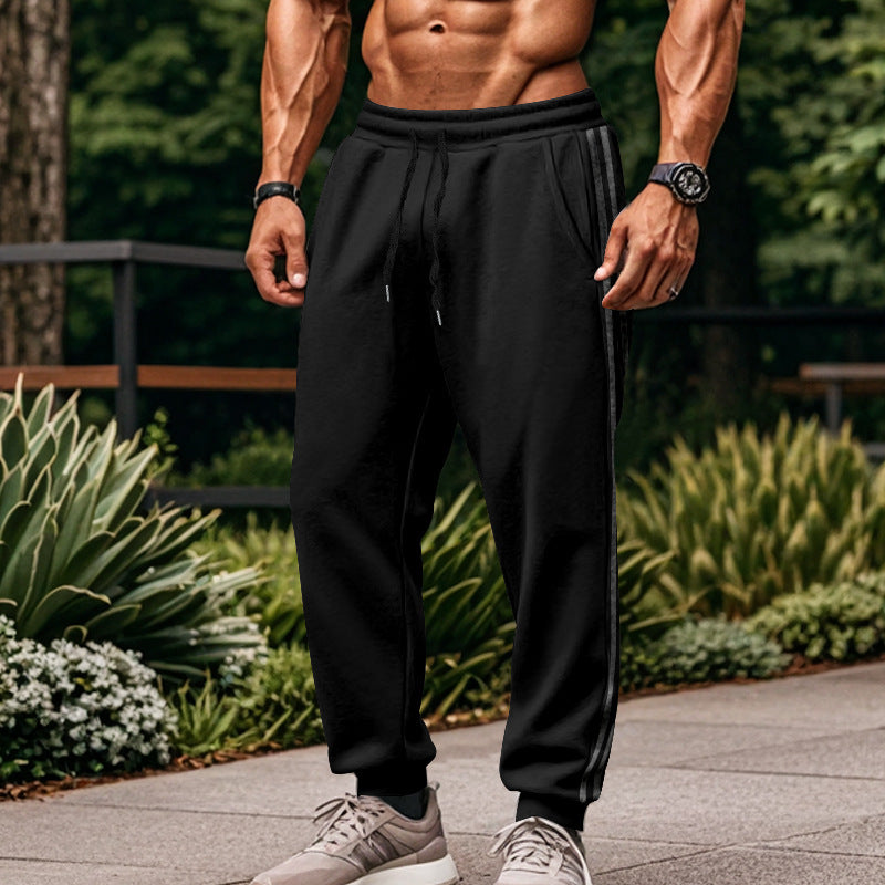 Herren Bequeme Sporthose mit kontrastierenden Seiteneinsätzen und elastischem Bund Heidi-Mode