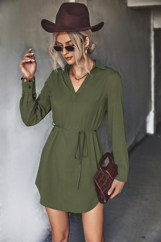 Damen Blusenkleid mit taillierter Schnürung und eleganter Knopfdetailierung Heidi-Mode