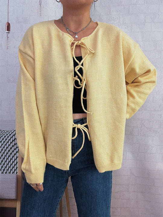 Damen Strickjacke mit dekorativem Schnürdesign und weitem Schnitt Heidi-Mode