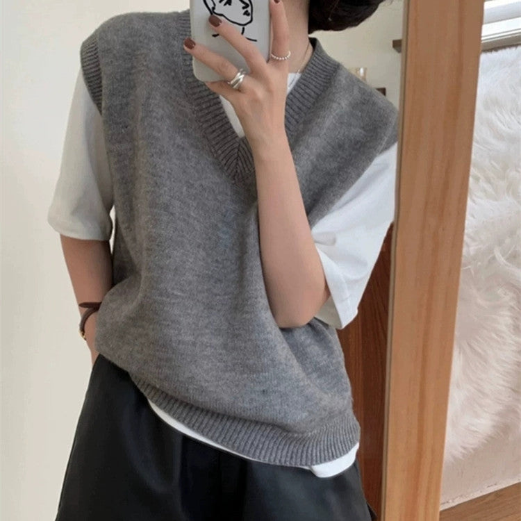 Damen Elegante Strickweste im Relaxed Fit mit V-Ausschnitt und feinen Details Heidi-Mode