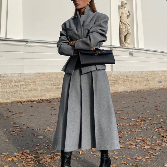 Damen elegantes und modernes Anzugset mit tailliertem Blazer und schwingendem Rock Heidi-Mode