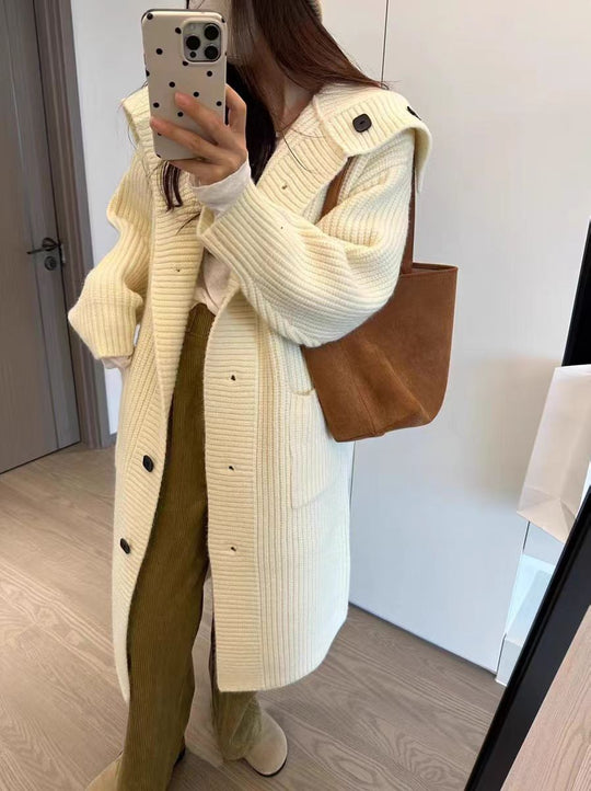 Damen Grobstrickjacke mit voluminösem Schnitt und dekorativen Knöpfen Heidi-Mode