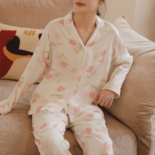 Damen Satin Nachthemd mit floralen Mustern und eleganten Knopfdetails Heidi-Mode