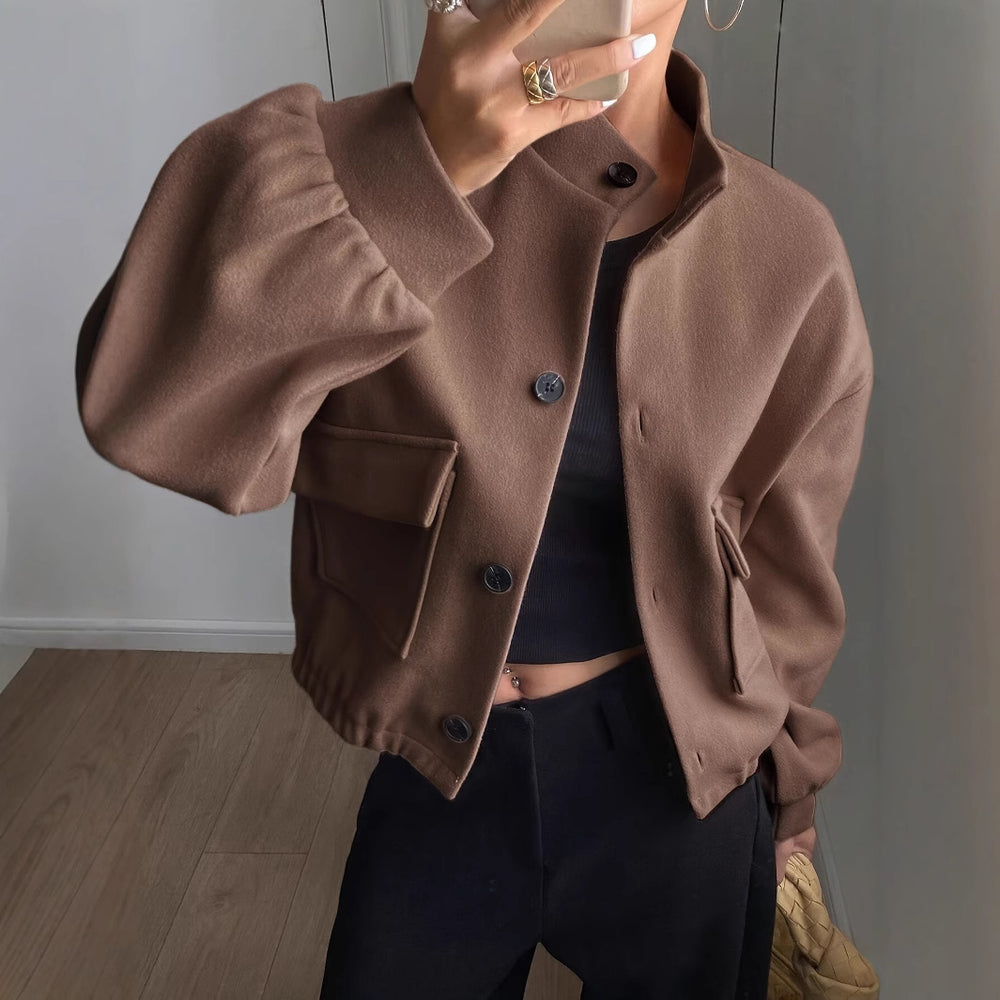 Damen Modische Kurzjacke mit Stehkragen und praktischen Taschen Heidi-Mode