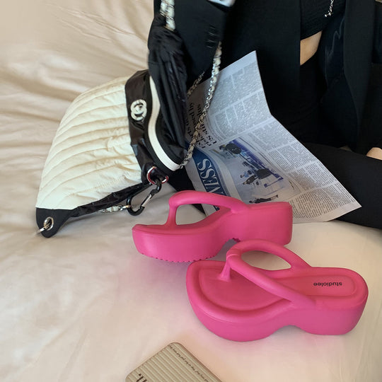 Damen Plattform Flip Flops mit bequemem gepolstertem Fußbett Heidi-Mode