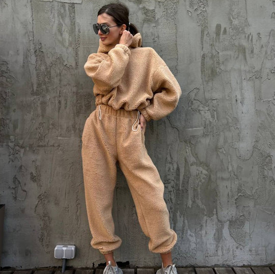 Damen Kuscheliges Fleece-Set mit Kapuze und elastischem Bund Heidi-Mode