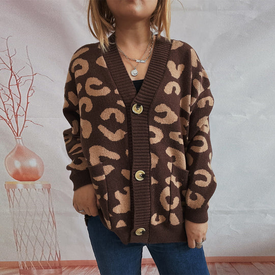 Damen grob gestrickte Cardigan mit tierischem Leopardenmuster und Knopfdetails Heidi-Mode
