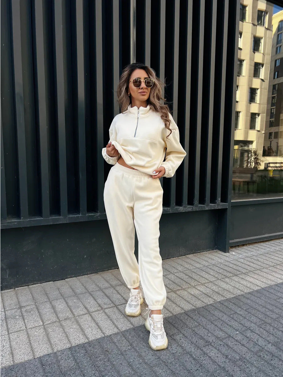 Damen sportliches Fleece-Jogginganzug mit halbem Reißverschluss und elastischen Bündchen Heidi-Mode