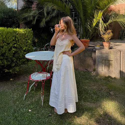 Damen Spitzenoberteil mit feinen Trägern und luxuriösem Fall Heidi-Mode