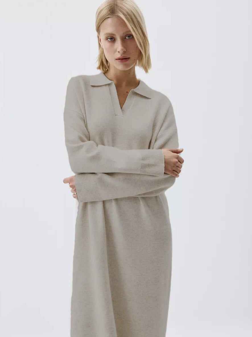 Damen Übergröße Strickkleid mit modernem Polokragen und langen Ärmeln Heidi-Mode