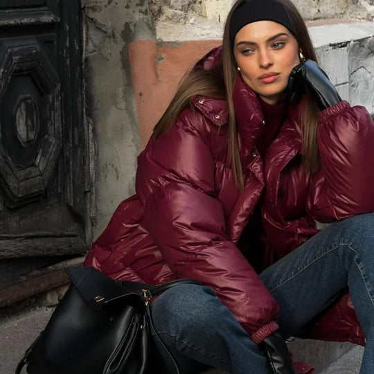 Damen Kuschelige Daunenjacke mit Kapuze und elegantem Schnitt Heidi-Mode