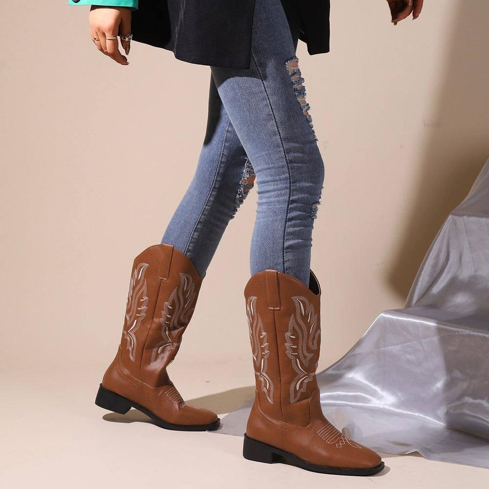 Damen Cowboy-Stiefel mit einem kunstvollen, geprägten Design und bequemer Blockabsatzhöhe Heidi-Mode