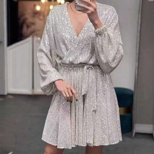 Damen Glamouröses Feierabendkleid mit funkelnden Pailletten und leichtem V-Ausschnitt Heidi-Mode