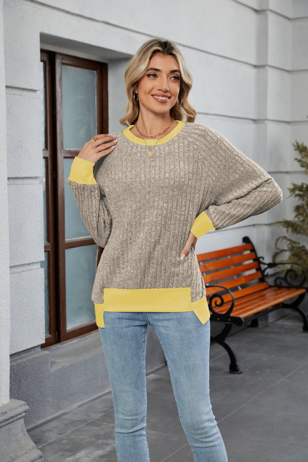 Damen lässiger Pullover mit kontrastierenden Ärmelabschlüssen und einzigartiger Textur Heidi-Mode