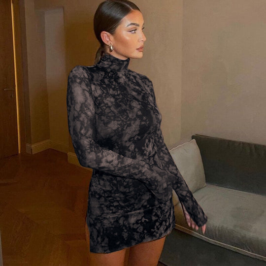 Damen Figurumspielendes Minikleid mit Spitzeneinsätzen und hohem Schlitz Heidi-Mode